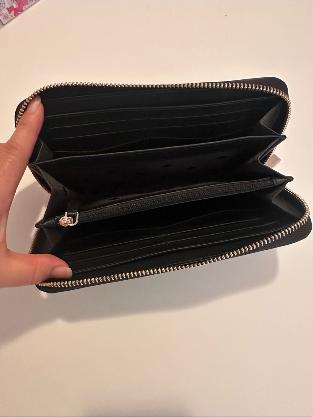 kate spade black saffiano zip-around wallet with gold logo - Picture 2 of 6